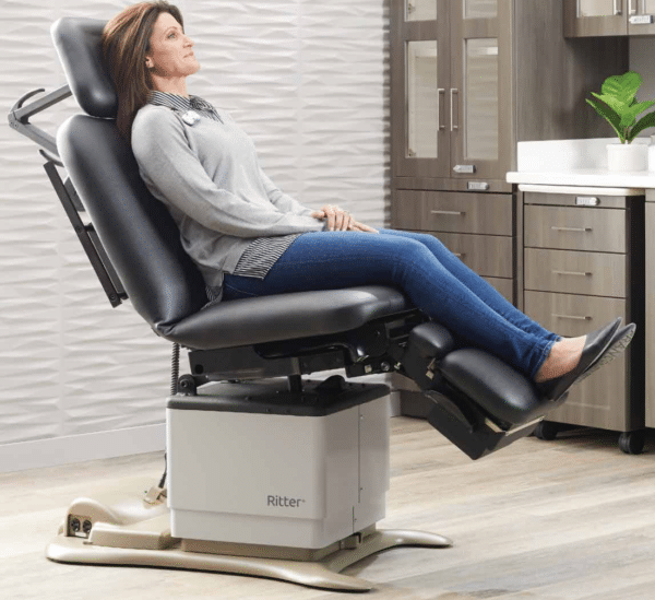 Midmark 230 procedure chair